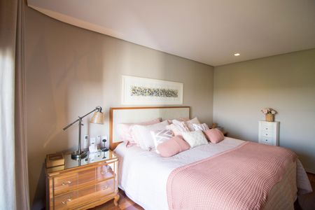 Apartamento à venda com 575m², 4 quartos e 4 vagas Apartamento à venda com 575m², 4 quartos e 4 vagasQuarto 4