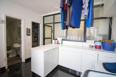 Apartamento à venda com 575m², 4 quartos e 4 vagas Apartamento à venda com 575m², 4 quartos e 4 vagasÁrea de Serviço