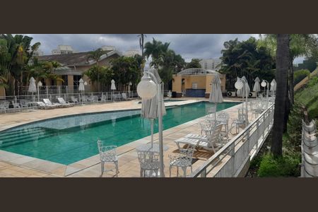 Casa de condomínio à venda com 180m², 3 quartos e 2 vagasPiscina