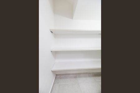 Casa de condomínio à venda com 180m², 3 quartos e 2 vagasDespensa