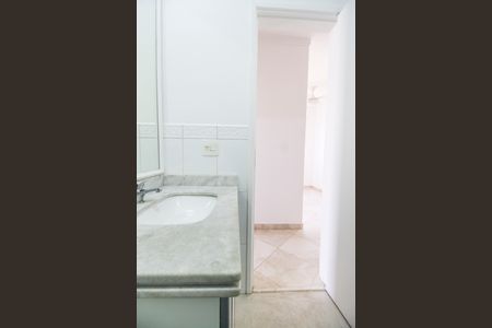 Casa de condomínio à venda com 180m², 3 quartos e 2 vagasBanheiro 2