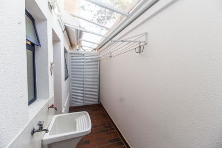 Casa de condomínio à venda com 180m², 3 quartos e 2 vagasÁrea de Serviço