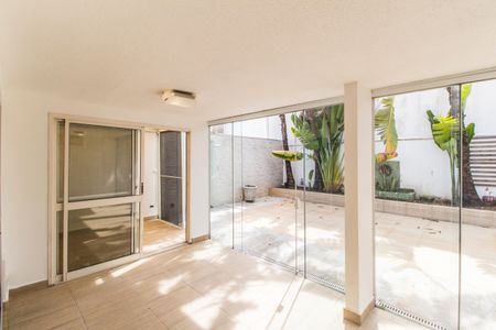 Varanda de casa de condomínio à venda com 3 quartos, 180m² em Residencial Tambore Iii, Santana de Parnaíba