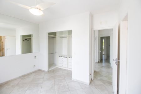 Casa de condomínio à venda com 180m², 3 quartos e 2 vagasSuíte