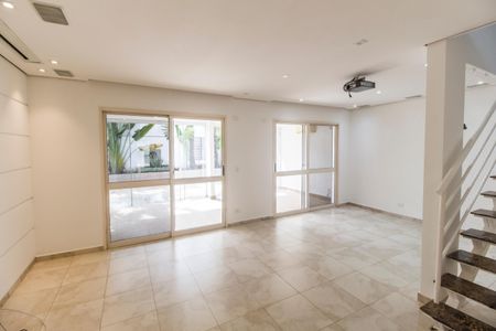 Sala  de casa de condomínio à venda com 3 quartos, 180m² em Residencial Tambore Iii, Santana de Parnaíba