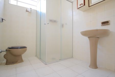 Casa à venda com 130m², 4 quartos e 2 vagasBanheiro Social