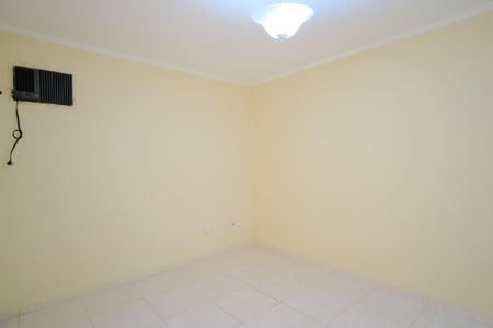 Casa à venda com 130m², 4 quartos e 2 vagasSuíte