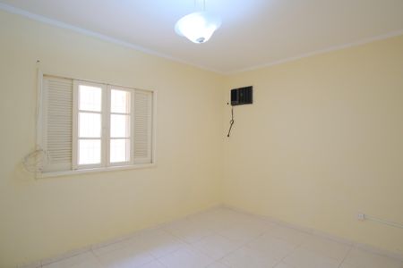 Casa à venda com 130m², 4 quartos e 2 vagasSuíte