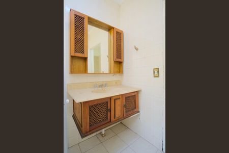 Casa à venda com 130m², 4 quartos e 2 vagasBanheiro da Suíte