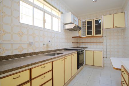 Casa à venda com 130m², 4 quartos e 2 vagasCozinha