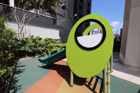 Apartamento à venda com 117m², 2 quartos e 2 vagasÁrea comum - Playground