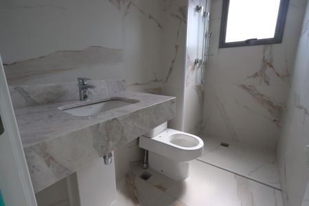 Apartamento à venda com 117m², 2 quartos e 2 vagasBanheiro da Suíte 2