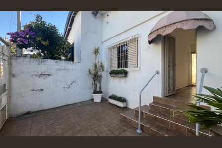 Casa à venda com 80m², 2 quartos e 1 vaga Casa à venda com 80m², 2 quartos e 1 vagaFachada