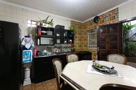 Casa à venda com 210m², 2 quartos e 2 vagas Casa à venda com 210m², 2 quartos e 2 vagasCozinha