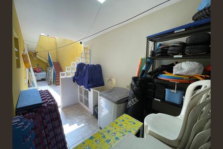Casa à venda com 174m², 3 quartos e 2 vagas Casa à venda com 174m², 3 quartos e 2 vagasÁrea de Serviço