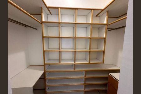 Apartamento à venda com 165m², 4 quartos e 1 vaga