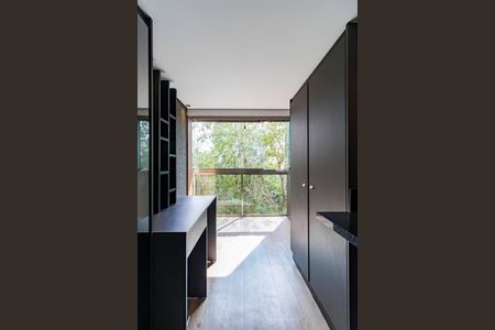 Apartamento para alugar com 75m², 2 quartos e 1 vaga Apartamento para alugar com 75m², 2 quartos e 1 vagaCozinha e Área de Serviço