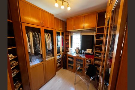 Apartamento à venda com 94m², 3 quartos e 2 vagasCloset da suíte