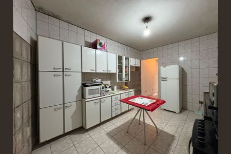 Casa à venda com 170m², 3 quartos e 2 vagas Casa à venda com 170m², 3 quartos e 2 vagasCozinha