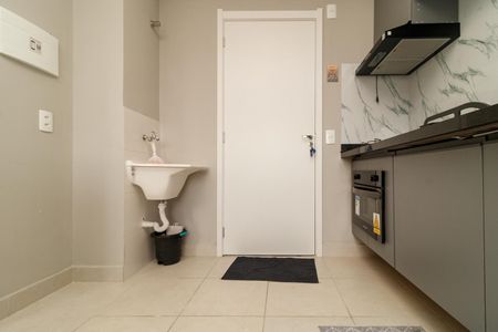 Apartamento à venda com 32m², 2 quartos e sem vaga Apartamento à venda com 32m², 2 quartos e sem vagaCozinha e Área de Serviço