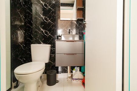 Apartamento à venda com 32m², 2 quartos e sem vaga Apartamento à venda com 32m², 2 quartos e sem vagaBanheiro