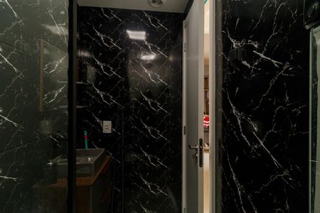 Apartamento à venda com 32m², 2 quartos e sem vaga Apartamento à venda com 32m², 2 quartos e sem vagaBanheiro