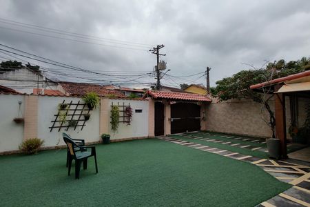 Casa de condomínio à venda com 299m², 4 quartos e 3 vagasQuintal