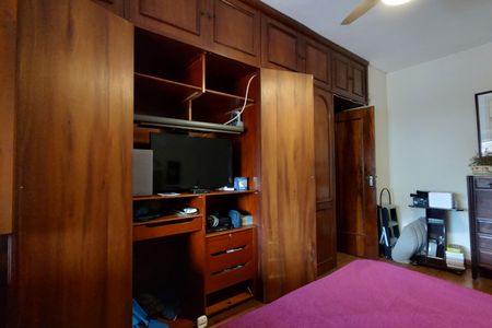 Casa de condomínio à venda com 299m², 4 quartos e 3 vagasSuíte