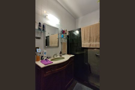 Casa de condomínio à venda com 299m², 4 quartos e 3 vagasBanheiro da Suíte