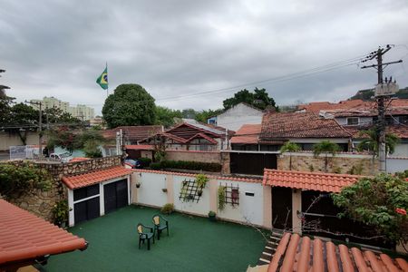 Casa de condomínio à venda com 299m², 4 quartos e 3 vagasVista