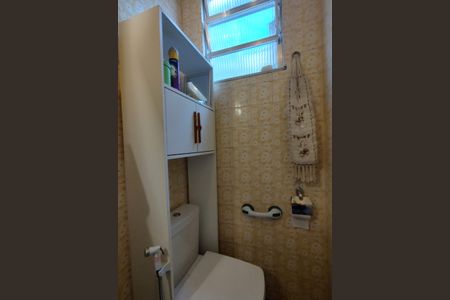 Casa de condomínio à venda com 299m², 4 quartos e 3 vagasLavabo