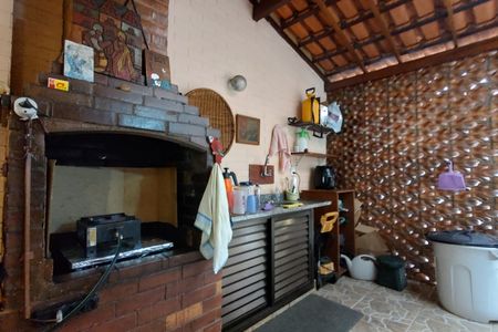 Casa de condomínio à venda com 299m², 4 quartos e 3 vagasChurrasqueira