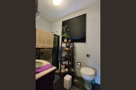 Casa de condomínio à venda com 299m², 4 quartos e 3 vagasBanheiro da Suíte