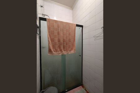 Casa de condomínio à venda com 299m², 4 quartos e 3 vagasBanheiro de serviço