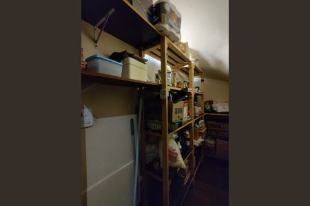 Casa de condomínio à venda com 299m², 4 quartos e 3 vagasDespensa