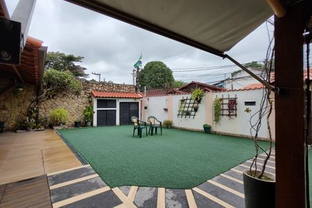 Casa de condomínio à venda com 299m², 4 quartos e 3 vagasQuintal