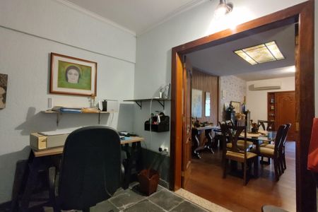 Casa de condomínio à venda com 299m², 4 quartos e 3 vagasEscritório