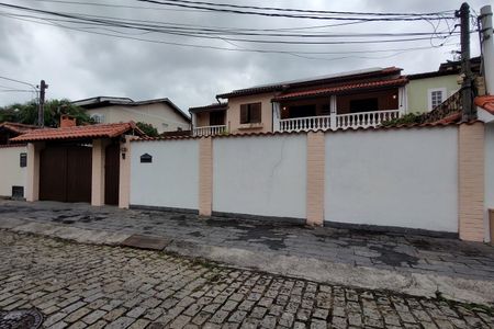 Casa de condomínio à venda com 299m², 4 quartos e 3 vagasFachada