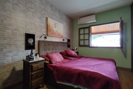 Casa de condomínio à venda com 299m², 4 quartos e 3 vagasSuíte