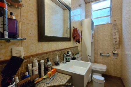 Casa de condomínio à venda com 299m², 4 quartos e 3 vagasLavabo