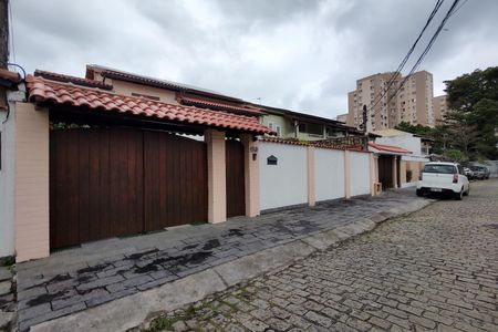 Casa de condomínio à venda com 299m², 4 quartos e 3 vagasFachada