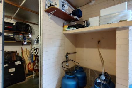 Casa de condomínio à venda com 299m², 4 quartos e 3 vagasOficina