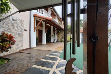 Casa de condomínio à venda com 299m², 4 quartos e 3 vagasQuintal