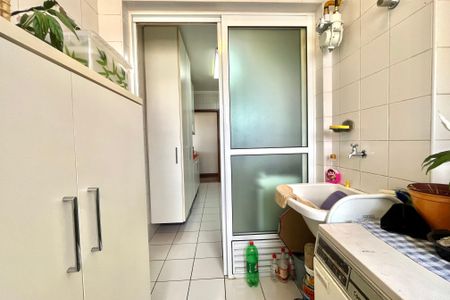 Apartamento à venda com 84m², 3 quartos e 2 vagas Apartamento à venda com 84m², 3 quartos e 2 vagasÁrea de Serviço