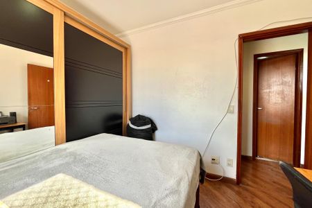 Apartamento à venda com 84m², 3 quartos e 2 vagas Apartamento à venda com 84m², 3 quartos e 2 vagasQuarto 1
