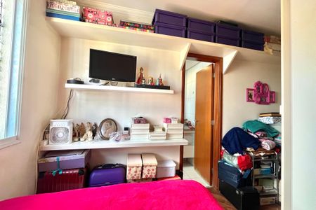 Apartamento à venda com 84m², 3 quartos e 2 vagas Apartamento à venda com 84m², 3 quartos e 2 vagasSuíte