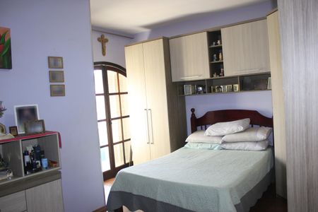 Casa à venda com 185m², 3 quartos e 2 vagasSuíte