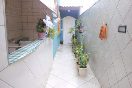 Casa à venda com 185m², 3 quartos e 2 vagasQuintal com churrasqueira