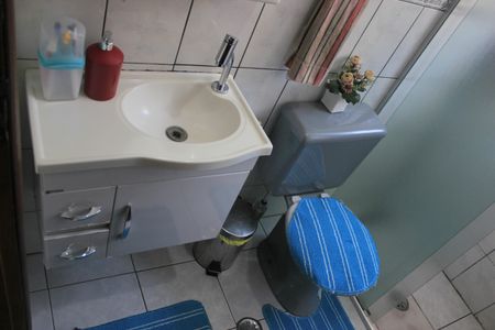 Casa à venda com 185m², 3 quartos e 2 vagasBanheiro social