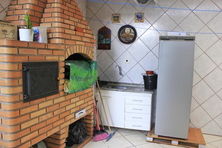Casa à venda com 185m², 3 quartos e 2 vagasQuintal com churrasqueira